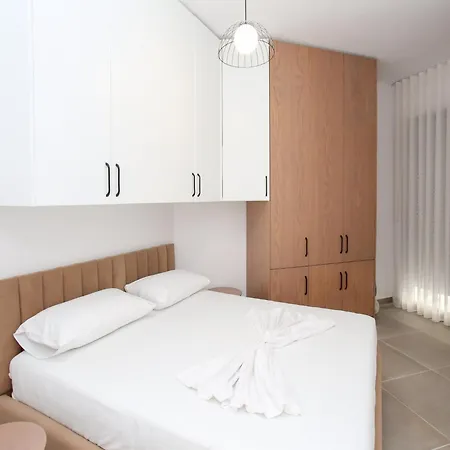 Apartment In By Sandy Beachfront *