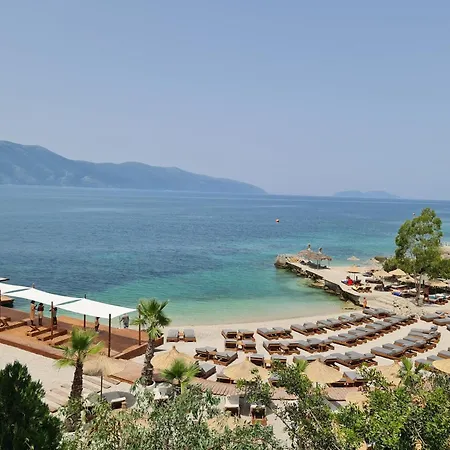In By Sandy Beachfront Vlorë