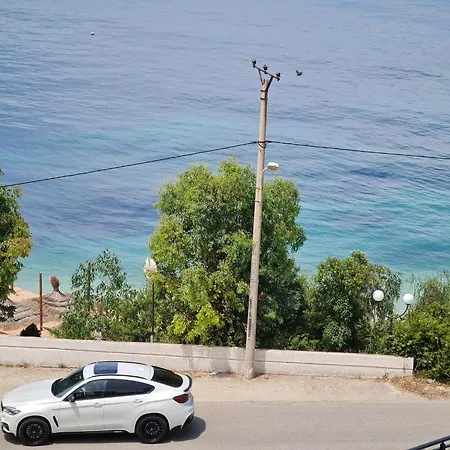 In By Sandy Beachfront Vlorë