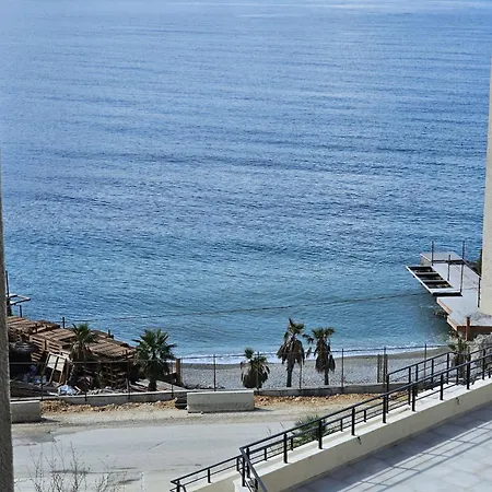 In By Sandy Beachfront Vlorë