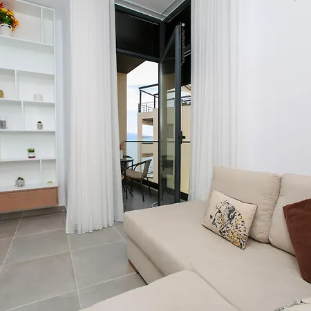 One-bedroom For Four Guests *
