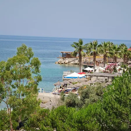 In By Sandy Beachfront * Vlorë